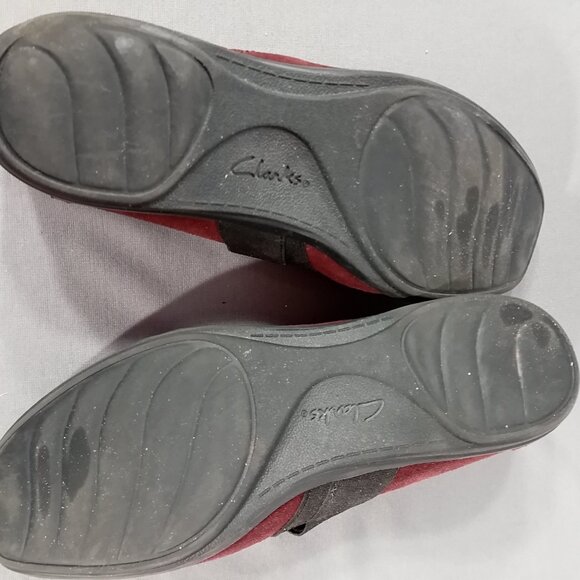 Clarks Wine Colored Suede Flats Elastic Strap 9W - Picture 7 of 9